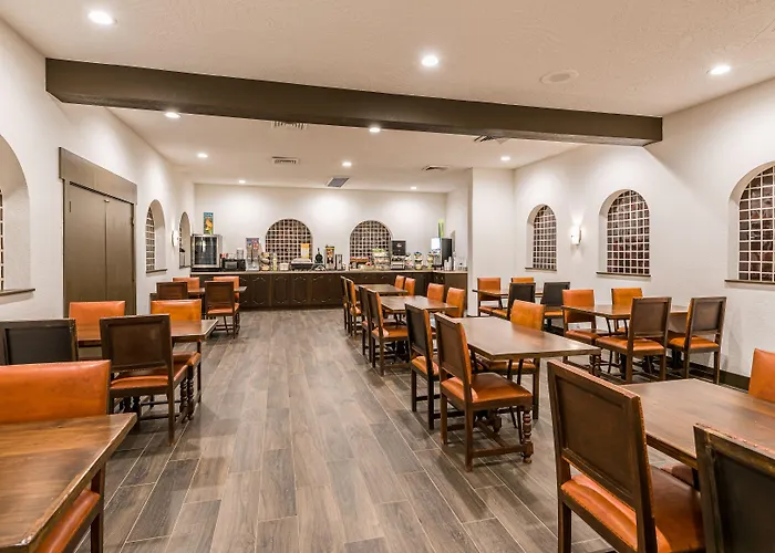 Lux Hotel 2*