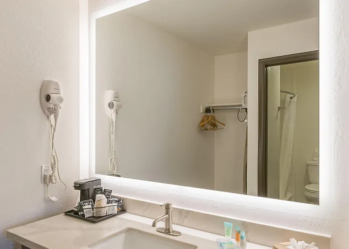 Lux Hotel 2*