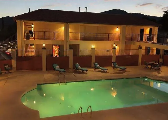 Hotel Lux 2*